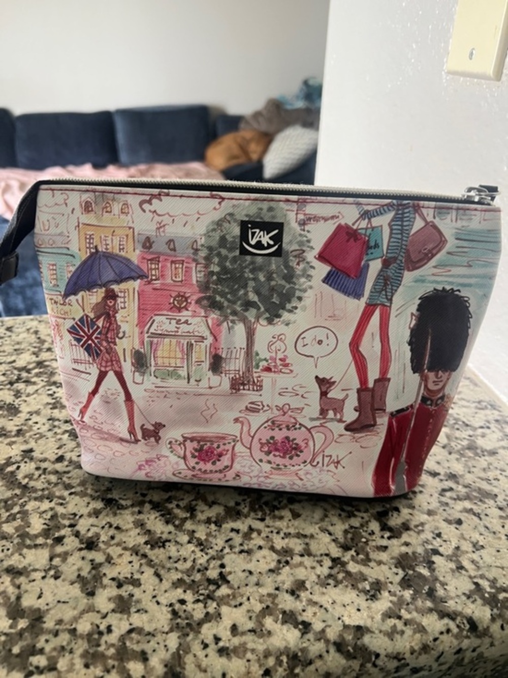 London Illustration Cosmetic Pouch - Red, Cream Excellent Condition